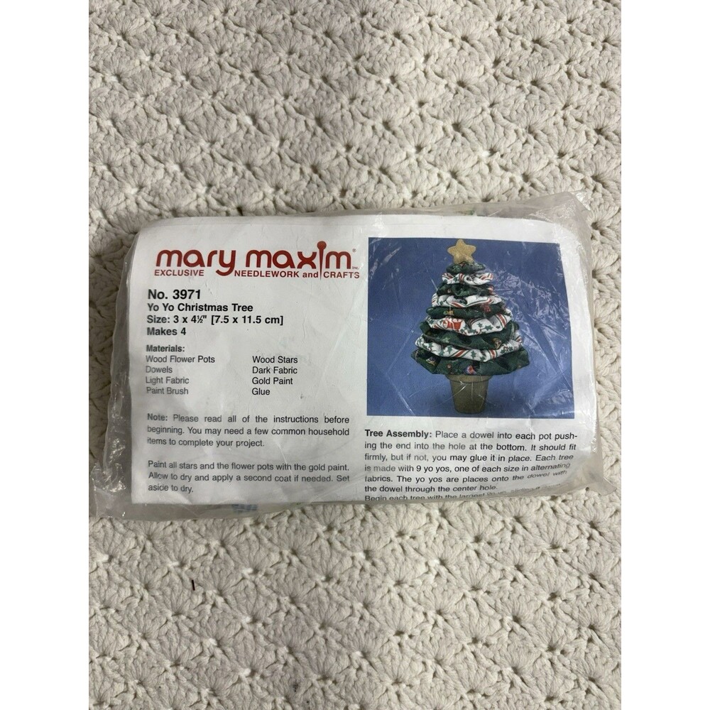 Mary Maxim No. 3971 Yo Yo Christmas Tree Kit Size 3 X 4 1/2" Makes 4 Sealed New